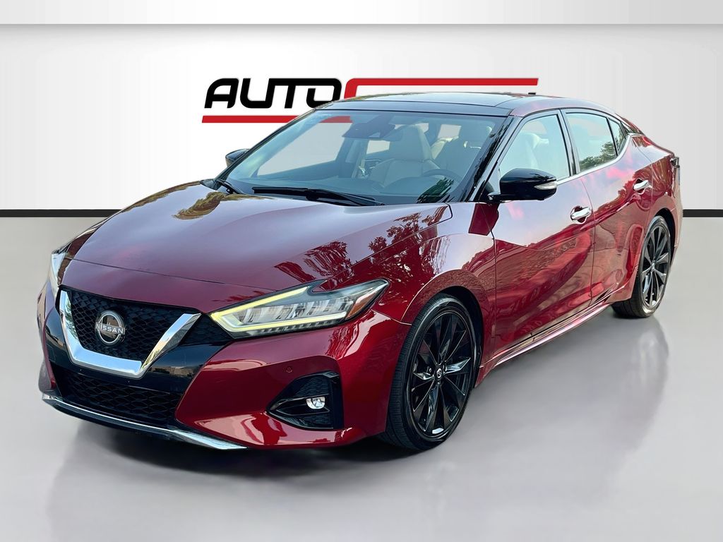 Used 2023 Red Nissan Platinum image 3