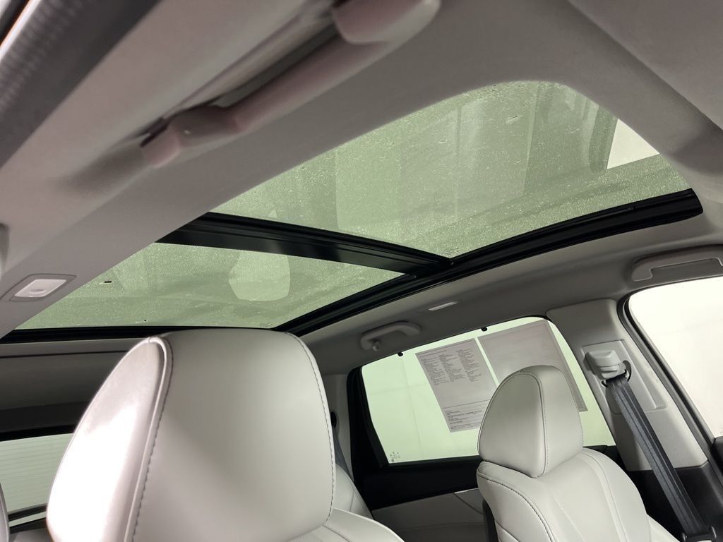 Thumbnail: 2023 Acura MDX - 4