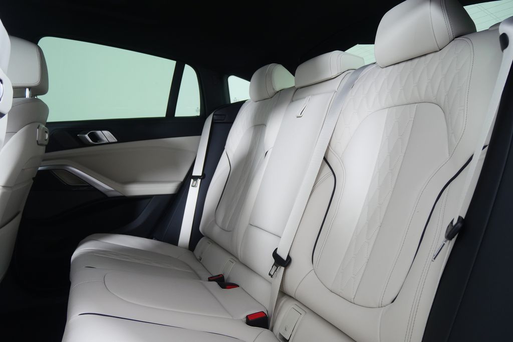 Thumbnail: 2026 BMW X6 - 15