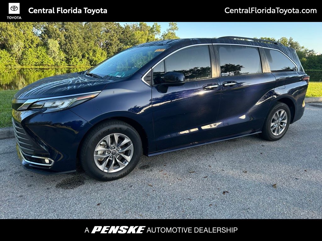 Thumbnail: 2022 Toyota Sienna - 1