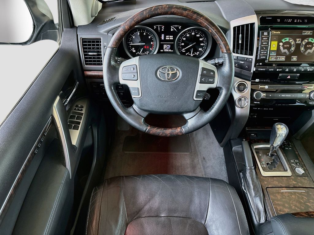 Thumbnail: 2015 Toyota Land Cruiser - 10