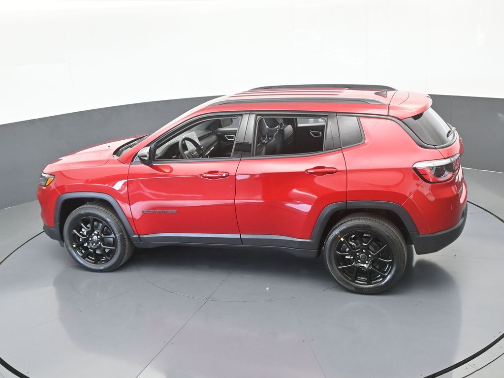 New 2026 Red Hot Pearlcoat Jeep Latitude image 41