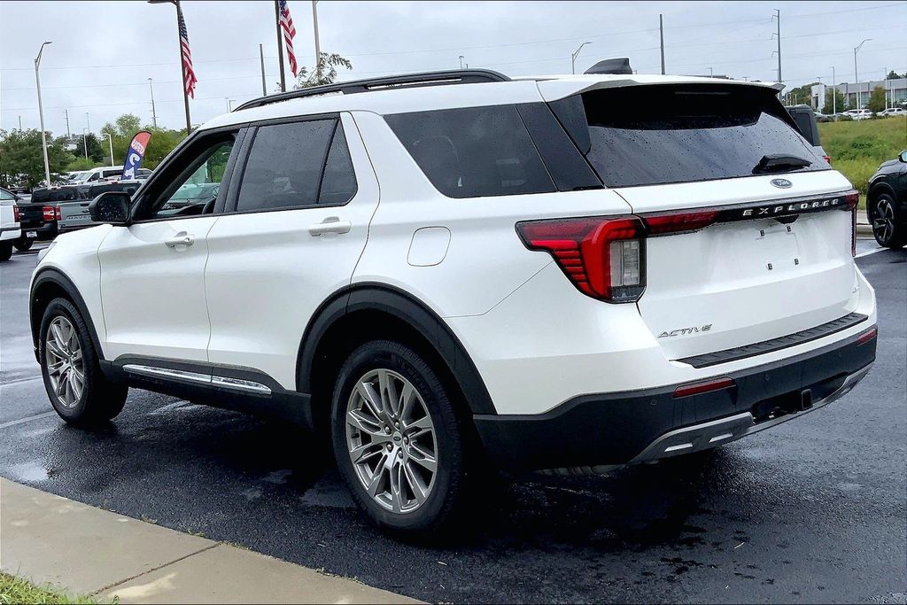 Used 2025 Ford Explorer Active with VIN 1FMUK8DH8SGB83891 for sale in Kansas City