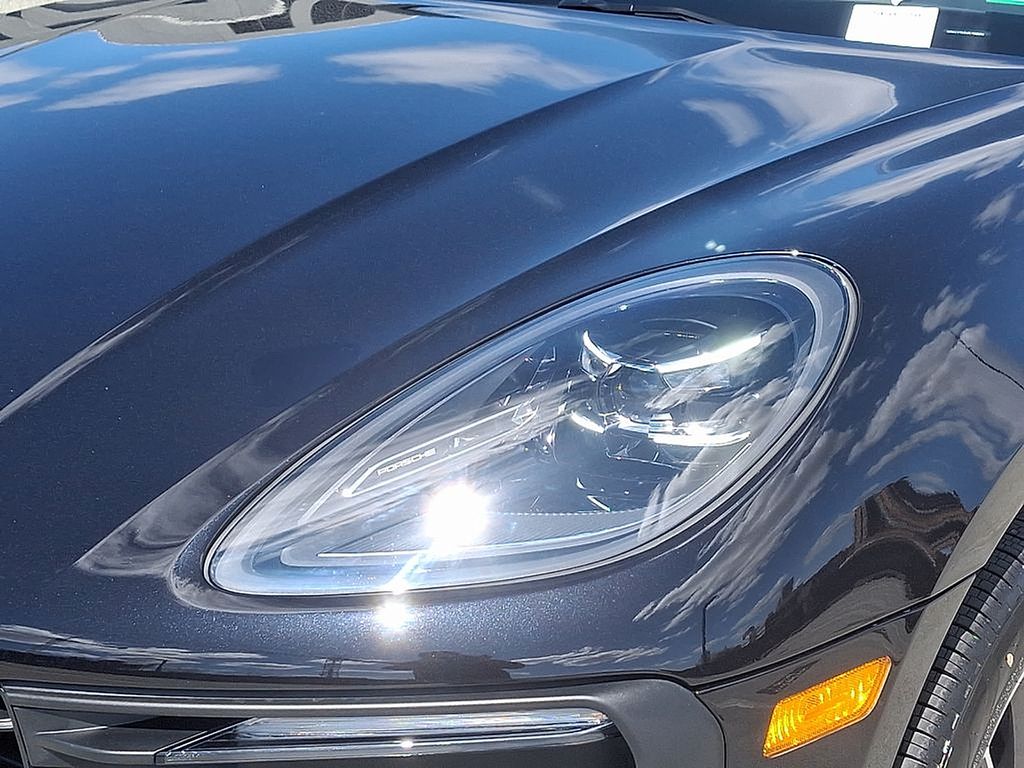 Thumbnail: 2025 Porsche Macan - 11