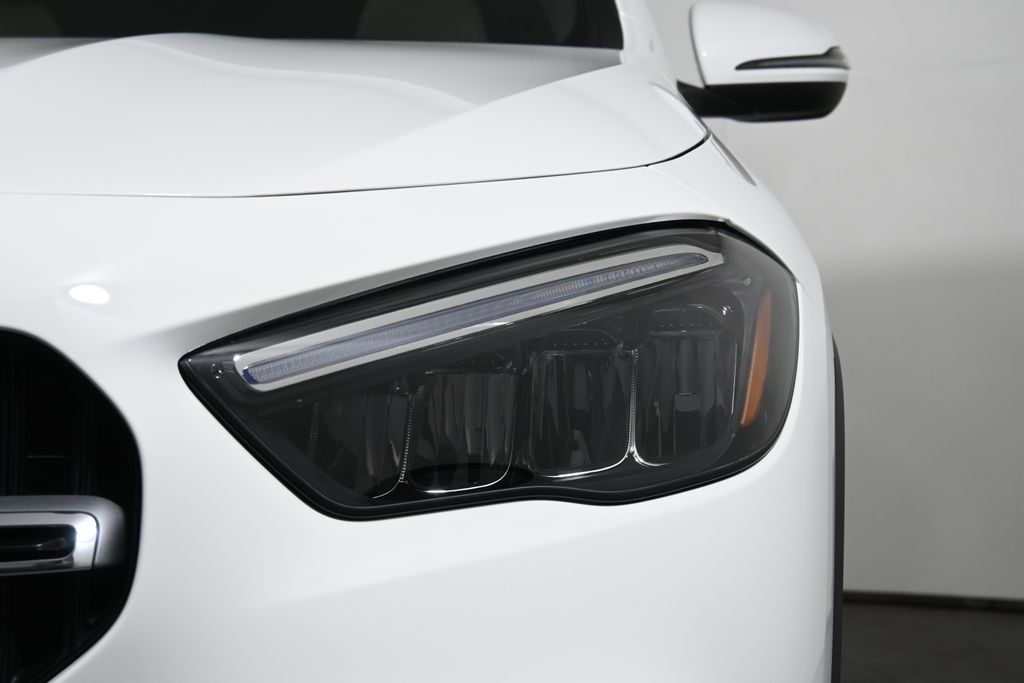 2025 Mercedes-Benz GLA 250 4MATIC 10
