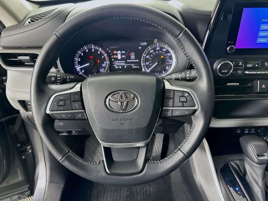 2023 Toyota Highlander LE 11