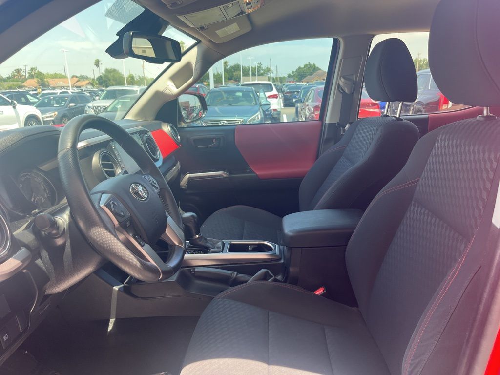 2022 Toyota Tacoma SR5 26