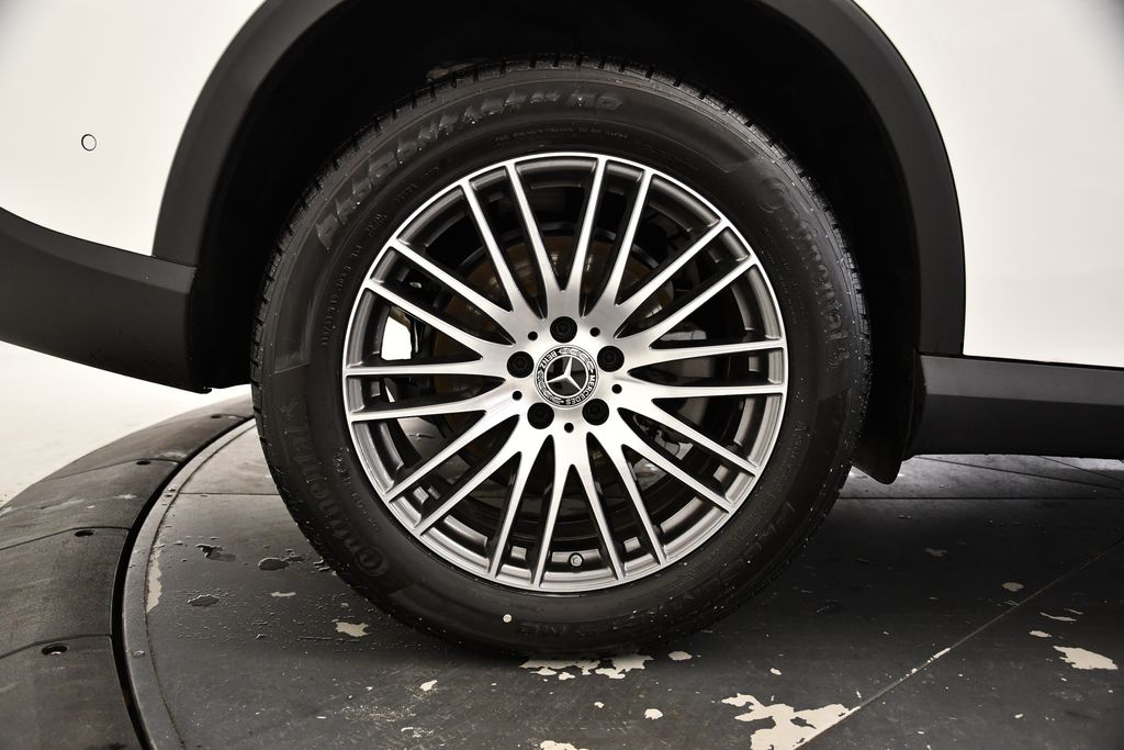 Thumbnail: 2025 Mercedes-Benz GLC - 15