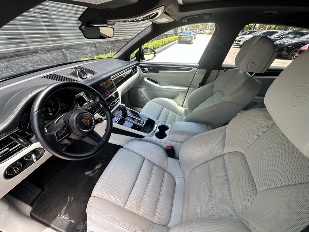 Thumbnail: 2023 Porsche Macan - 4