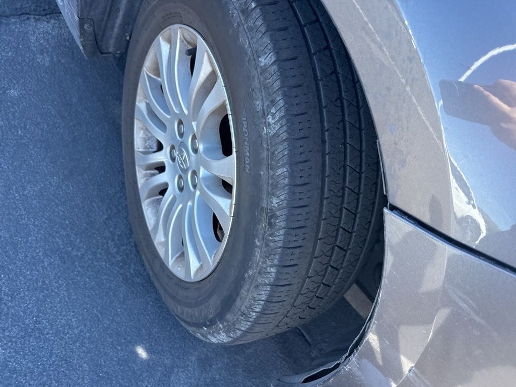 Thumbnail: 2016 Toyota Sienna - 11