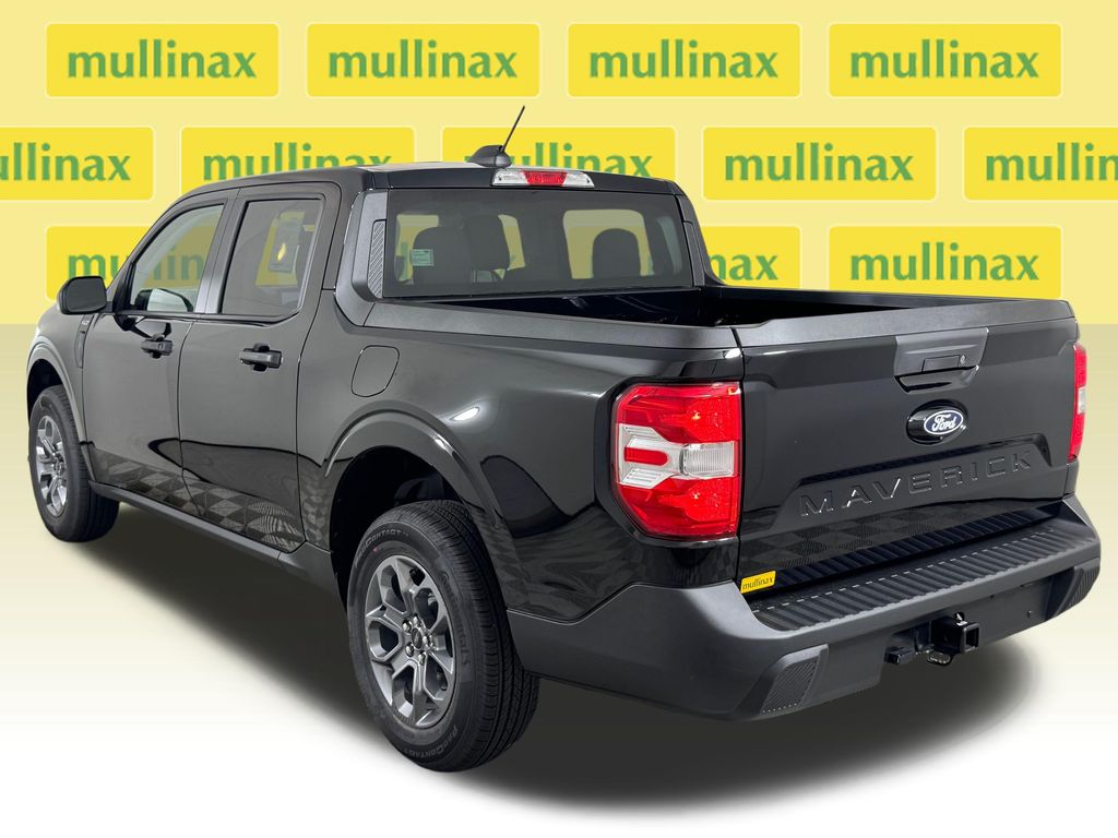 New 2026 Black Ford XLT image 4