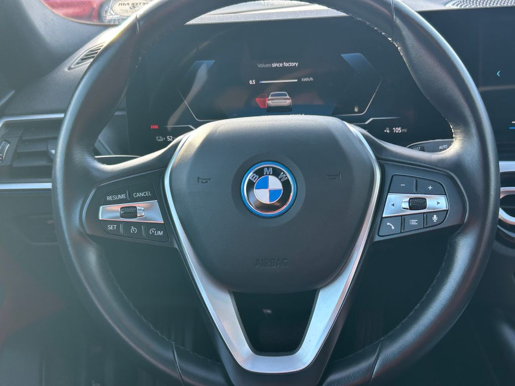 Thumbnail: 2024 BMW i4 - 18