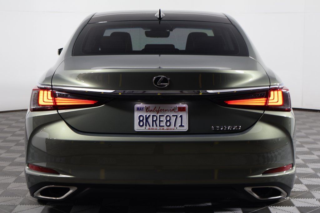 Thumbnail: 2019 Lexus ES - 5