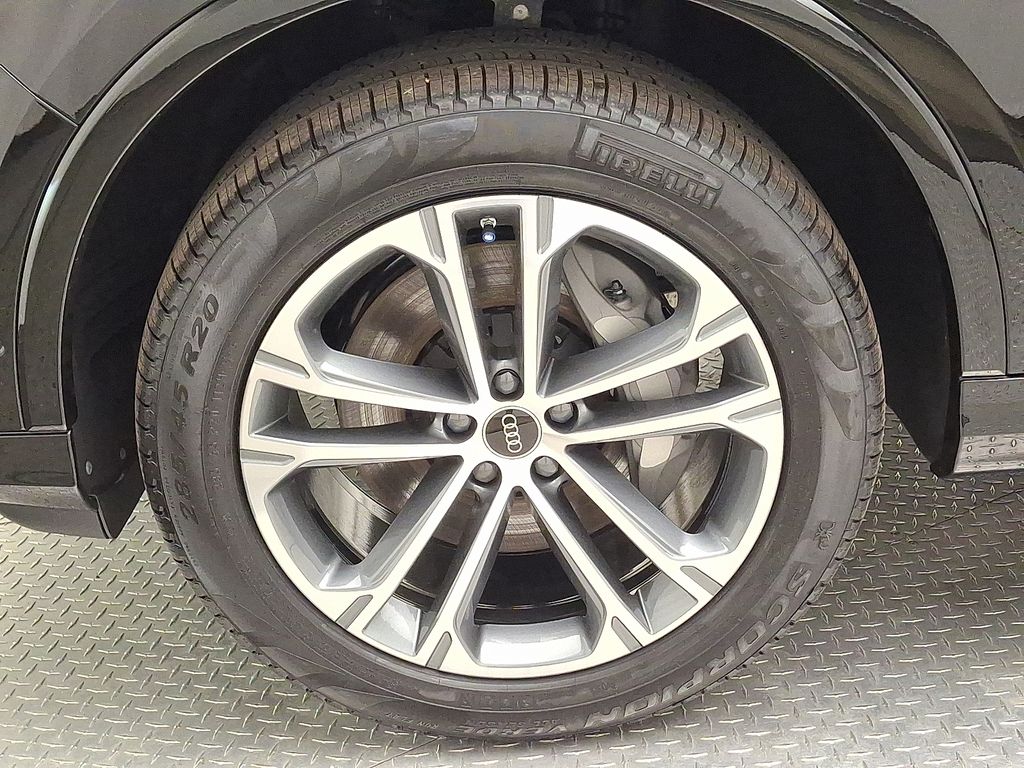 Thumbnail: 2026 Audi Q7 - 5