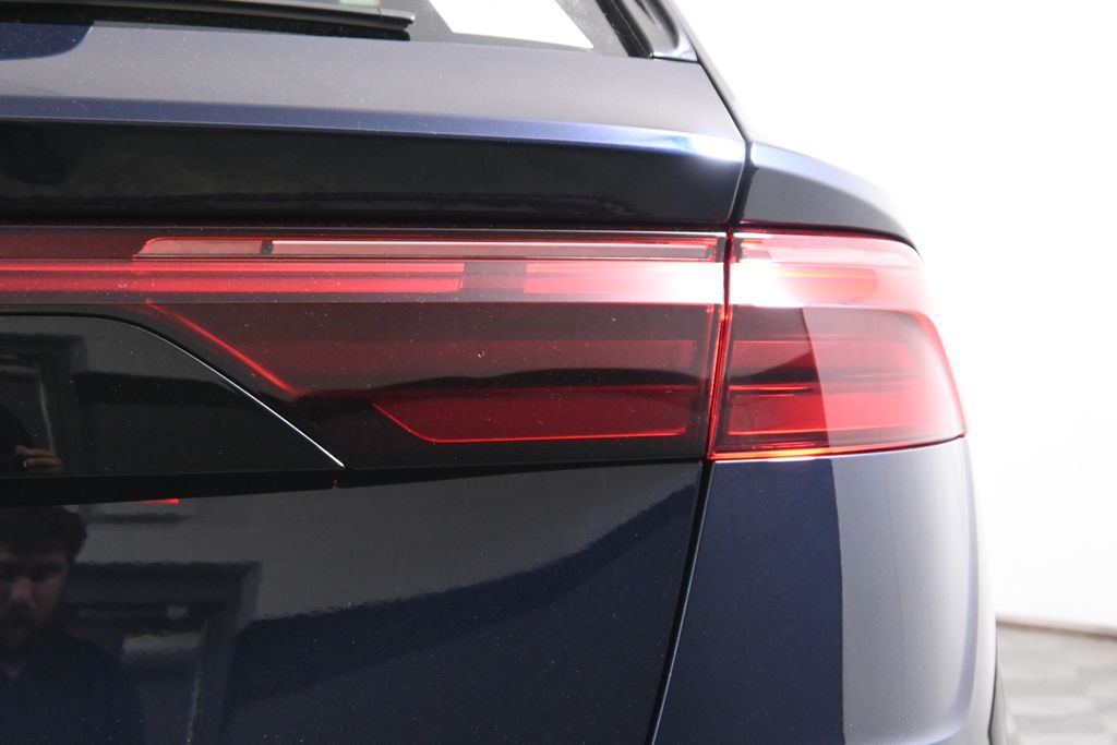 Thumbnail: 2026 Audi SQ8 - 13