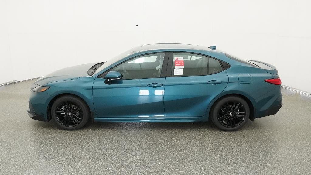2025 Toyota Camry SE 23
