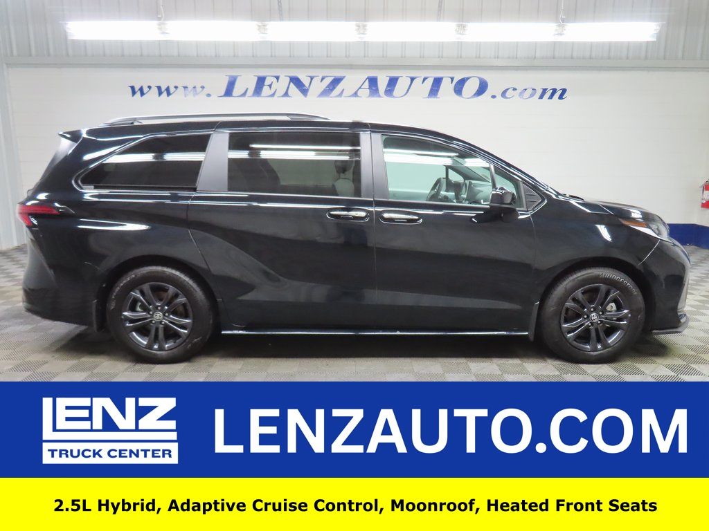 2025 Toyota Sienna XSE 7-Passenger AWD
