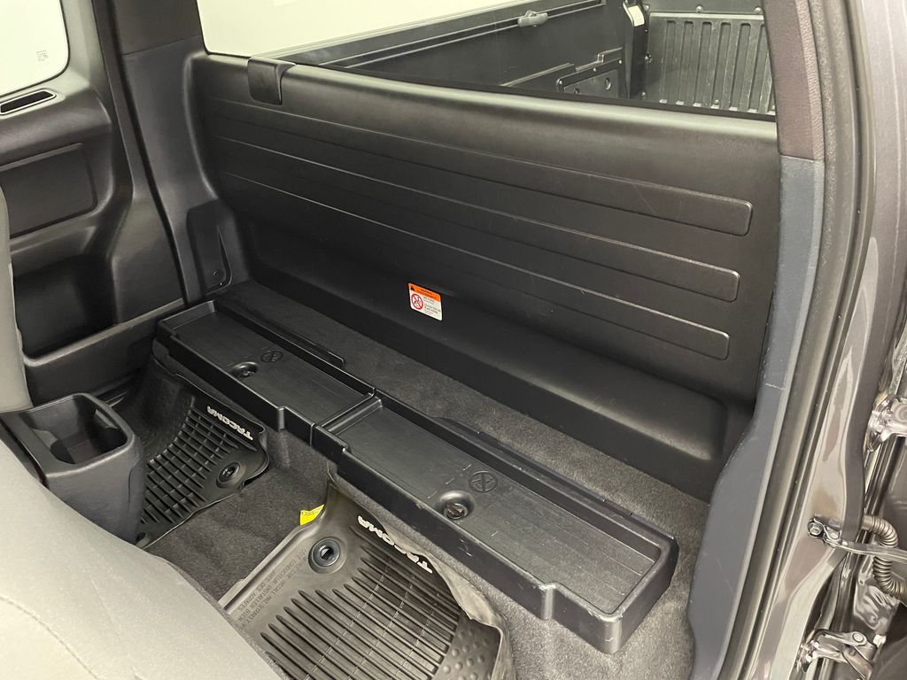 Thumbnail: 2019 Toyota Tacoma - 16