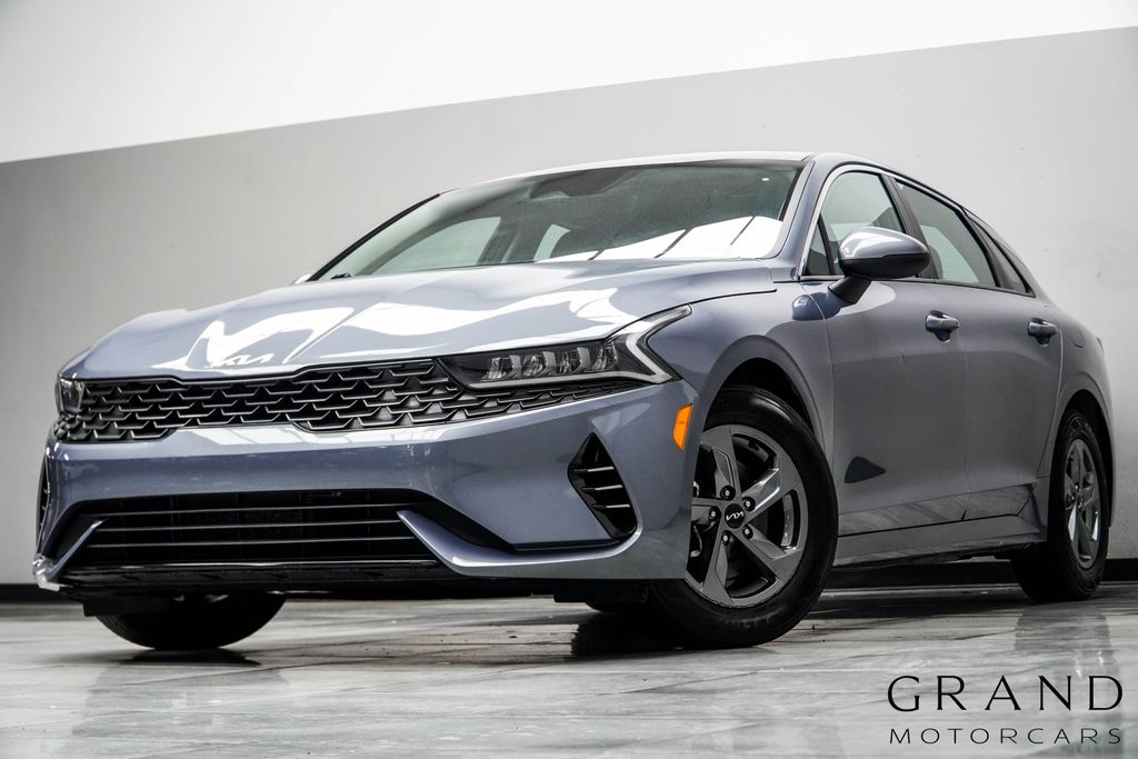 Everlasting Silver 2023 Kia K5 LXS FWD Sedan Front-Wheel Drive 8-Speed Automatic