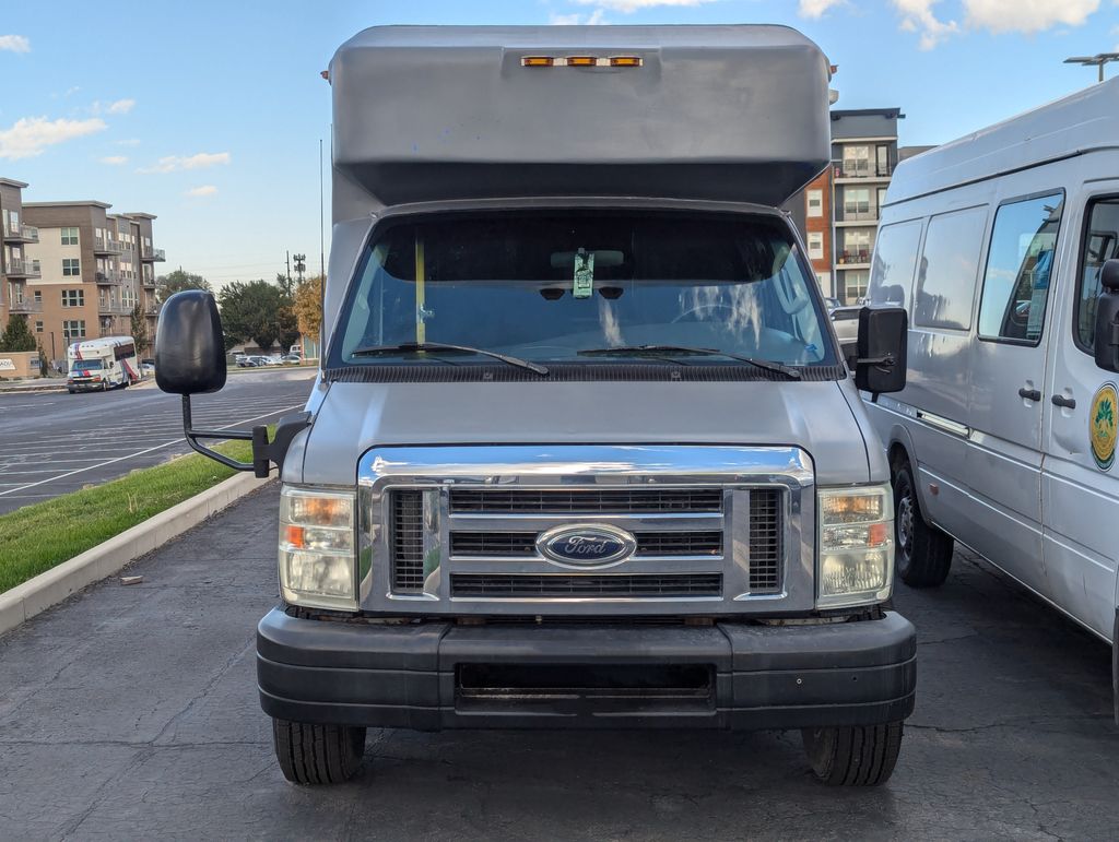 2008 Ford E-350SD Base 10