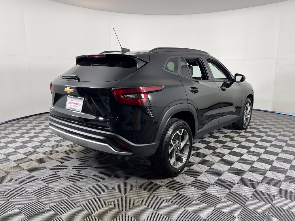 Thumbnail: 2025 Chevrolet Trax - 15