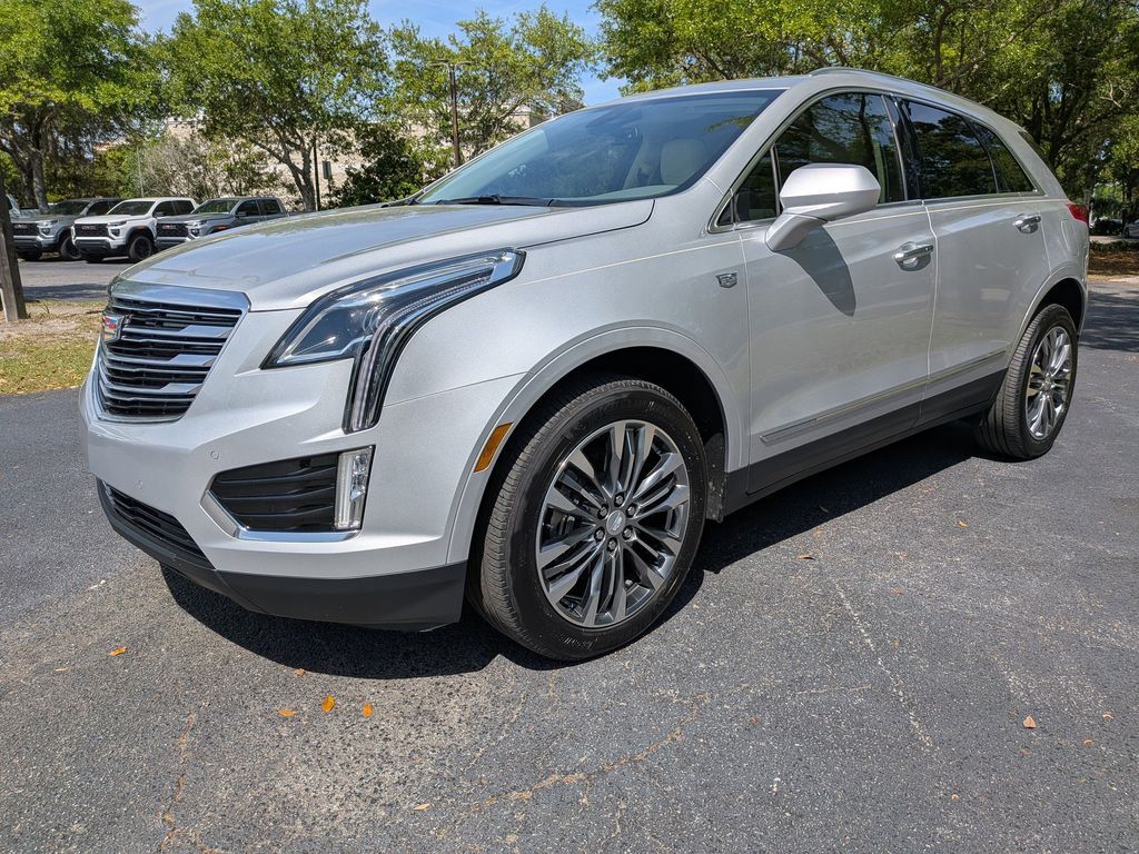 Radiant Silver Metallic 2019 Cadillac XT5 Luxury FWD SUV / Crossover Front-Wheel Drive 8-Speed Automatic