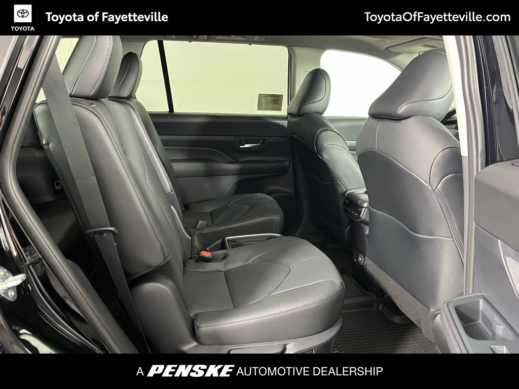 Thumbnail: 2026 Toyota Grand Highlander - 13