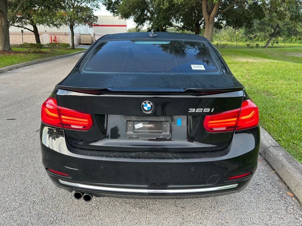 Thumbnail: 2016 BMW 3 Series - 4