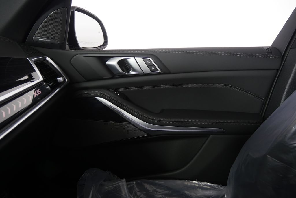 Thumbnail: 2026 BMW X5 - 23