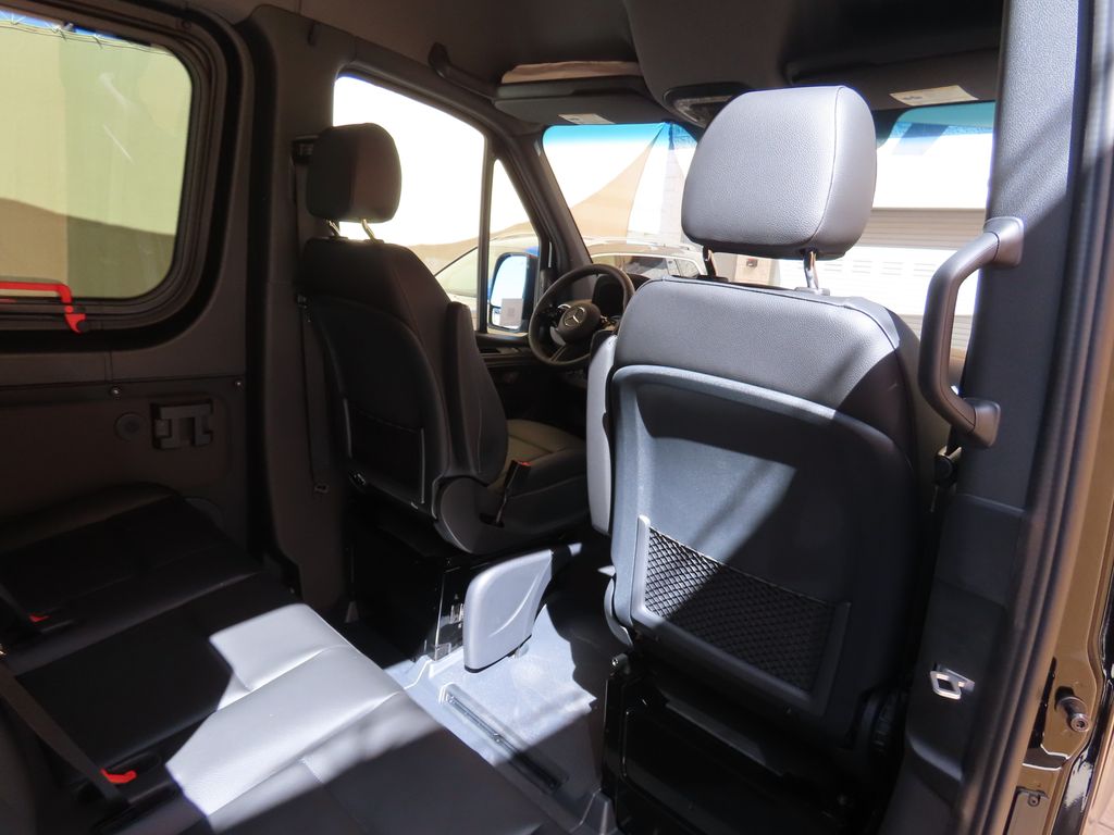 2025 Mercedes-Benz Sprinter 2500 23