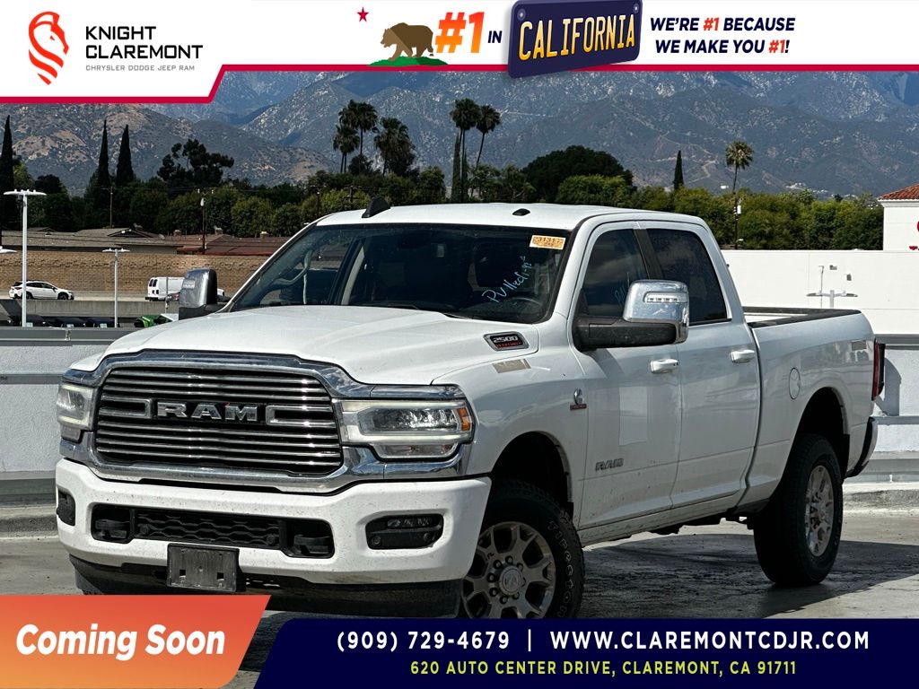 2024 RAM 2500 Laramie Crew Cab 4WD Blanco (Bright White Clearcoat) Camioneta Todo terreno 6 velocidades Automática
