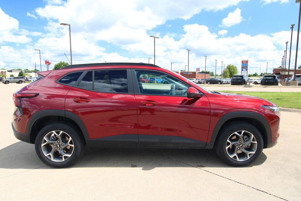 Used 2025 Chevrolet Trax SUV