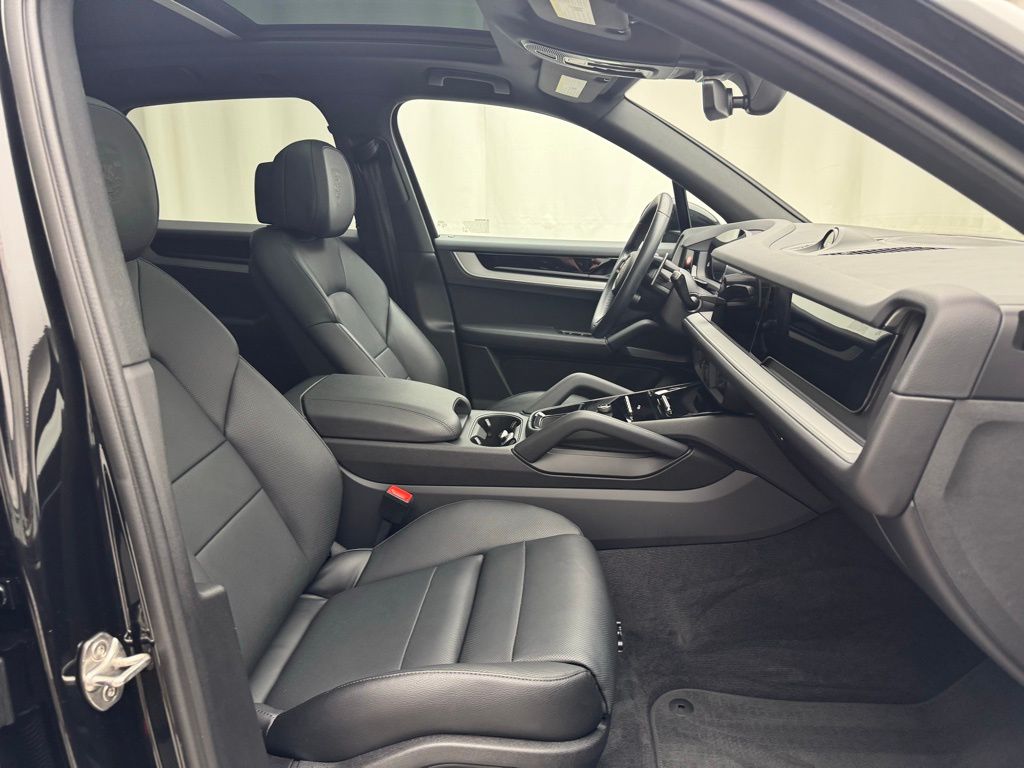 Thumbnail: 2024 Porsche Cayenne - 22