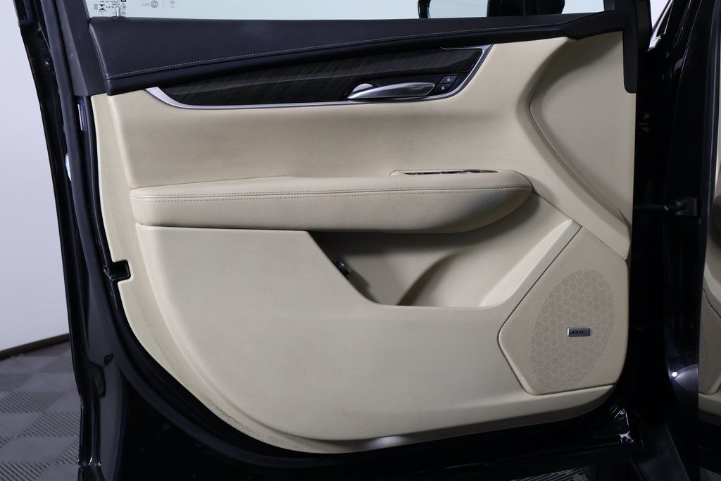 Thumbnail: 2018 Cadillac XT5 - 12