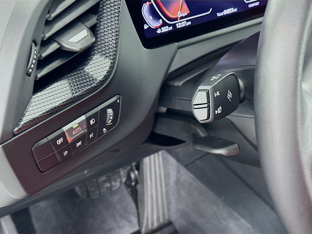 Thumbnail: 2024 BMW 2 Series - 10