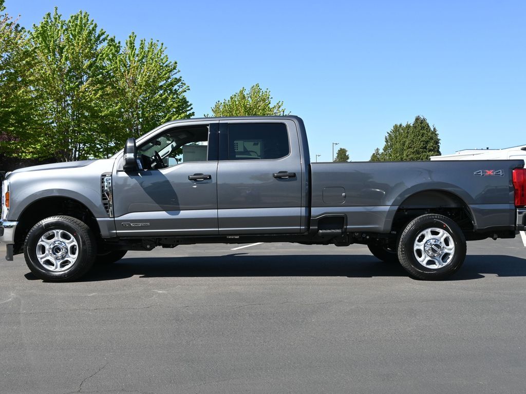 2025 Ford F-350 Super Duty XLT
