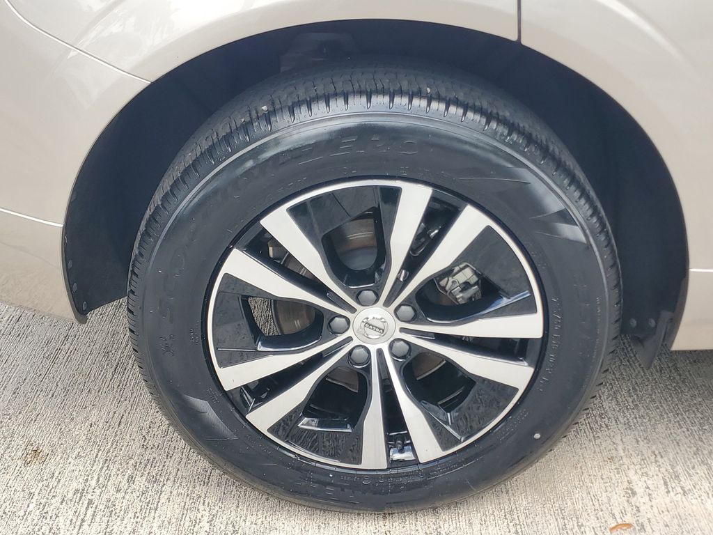 used 2025 Volvo XC60 car, priced at $33,895