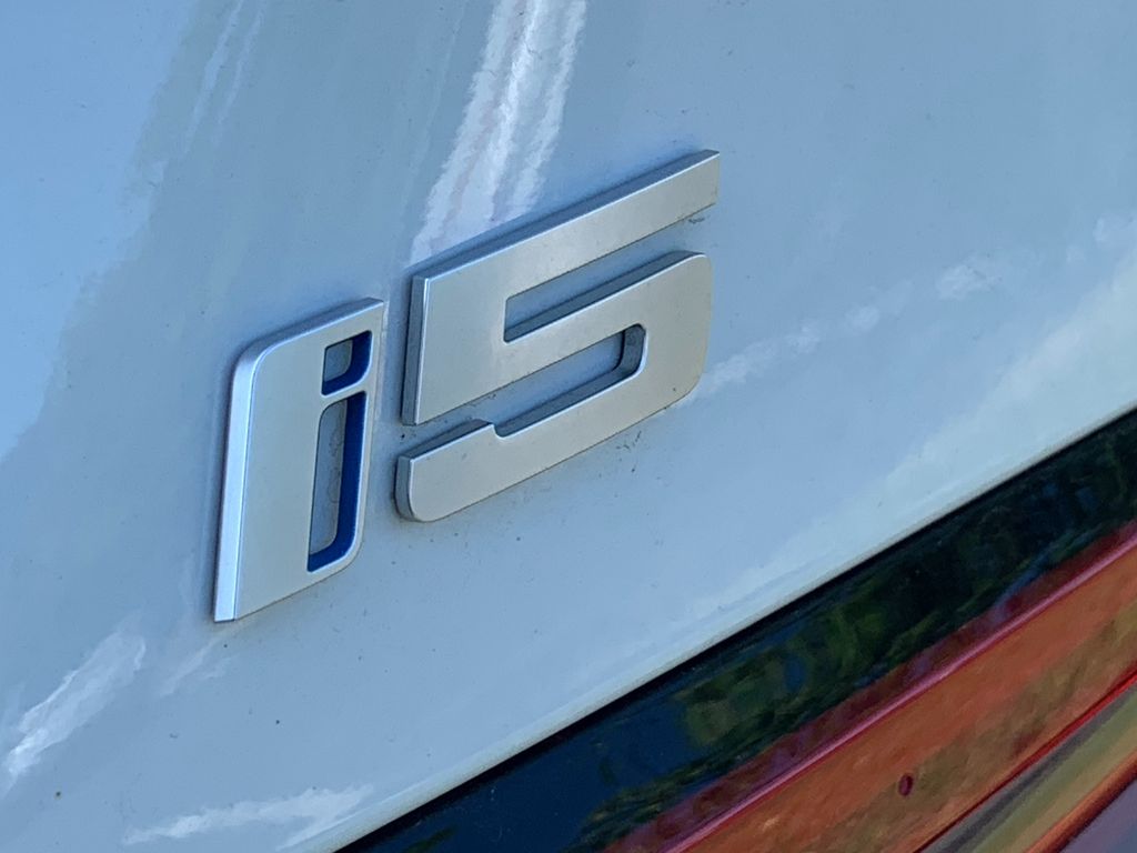 Thumbnail: 2024 BMW i5 - 10