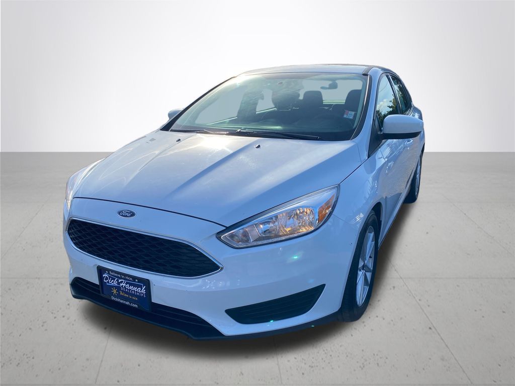 Used 2018 Ford Focus SE with VIN 1FADP3F25JL295951 for sale in Gladstone, OR