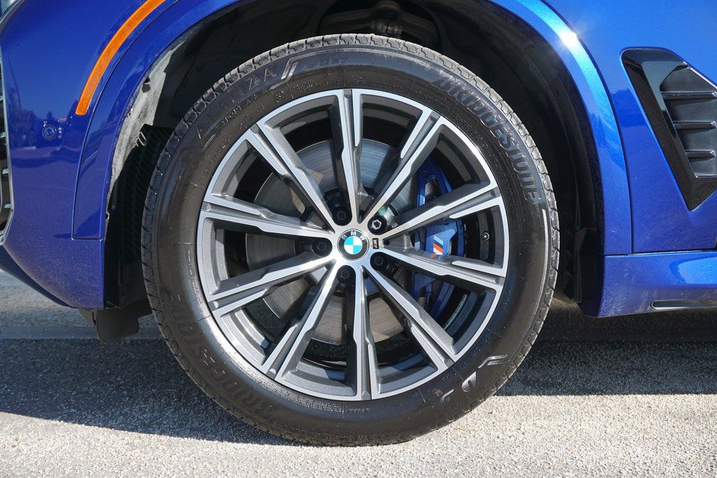 2024 BMW X5 M60i 32