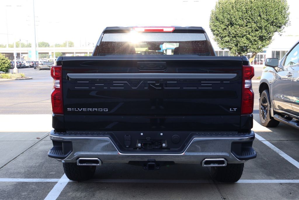 Thumbnail: 2026 Chevrolet Silverado 1500 - 7