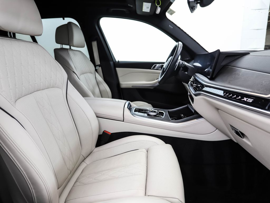 Thumbnail: 2024 BMW X5 - 30