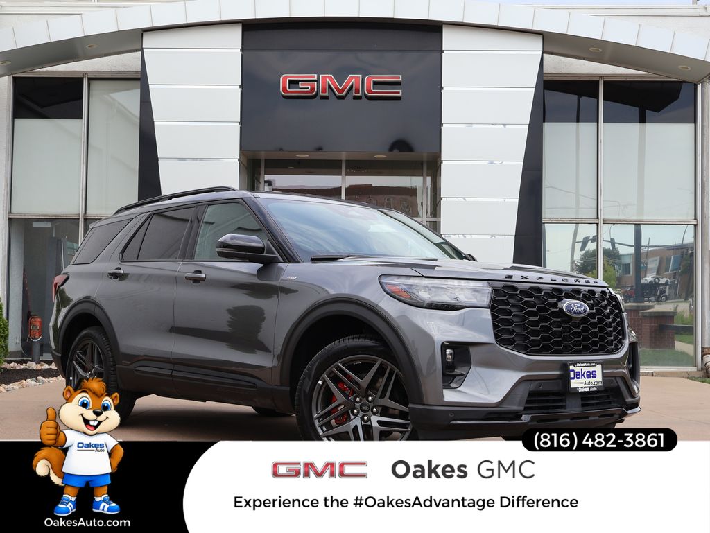  2025 Ford Explorer ST-Line AWD   