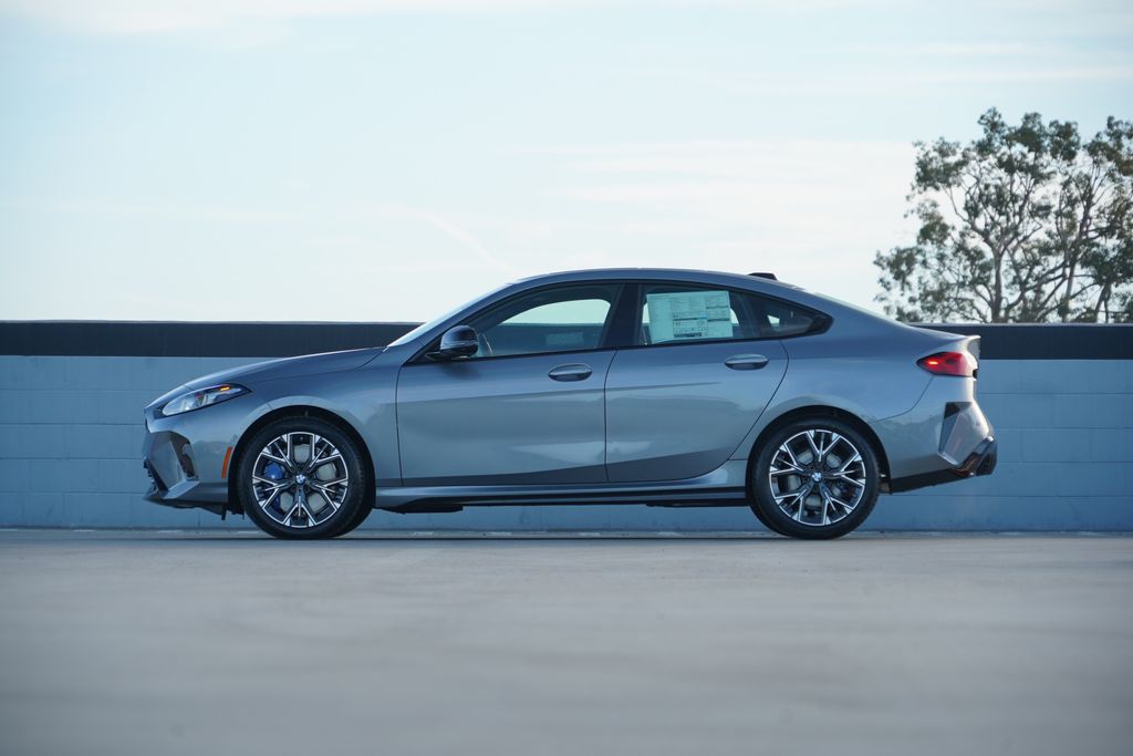 Thumbnail: 2026 BMW 2 Series - 4