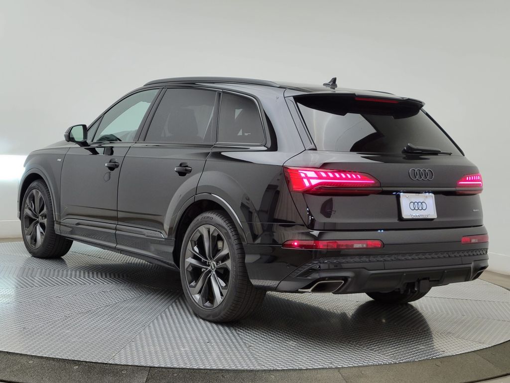 Thumbnail: 2026 Audi Q7 - 5