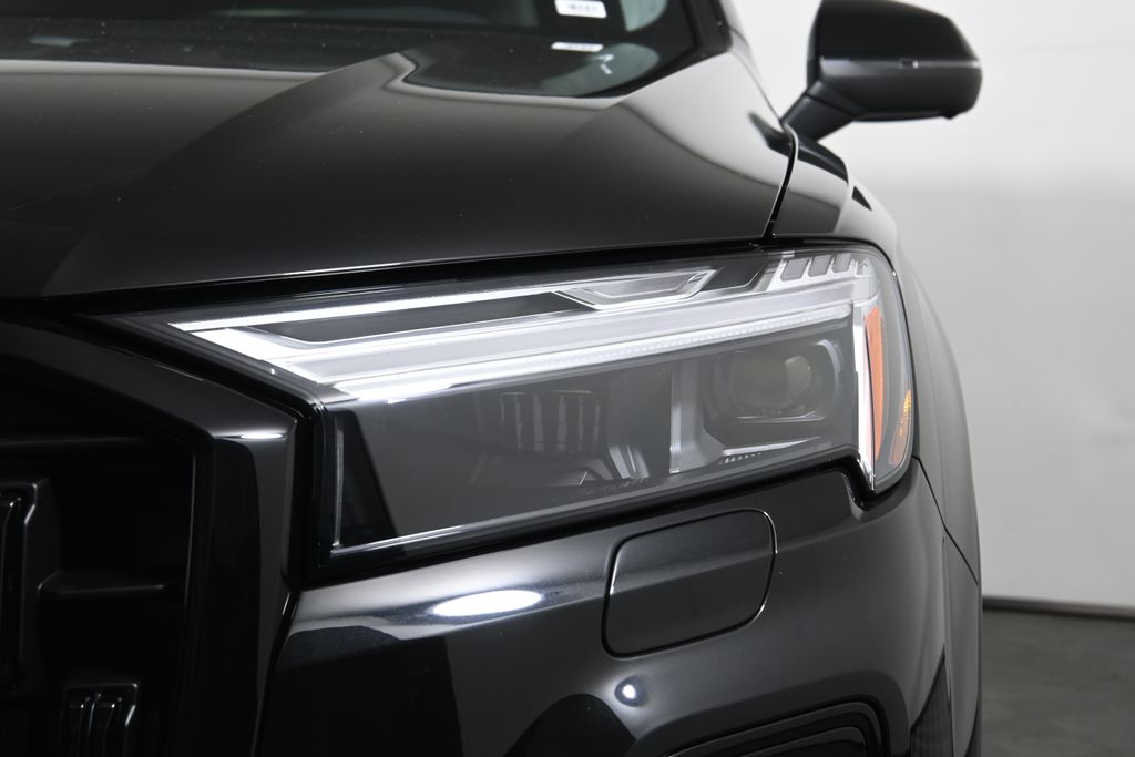 Thumbnail: 2026 Audi Q7 - 10