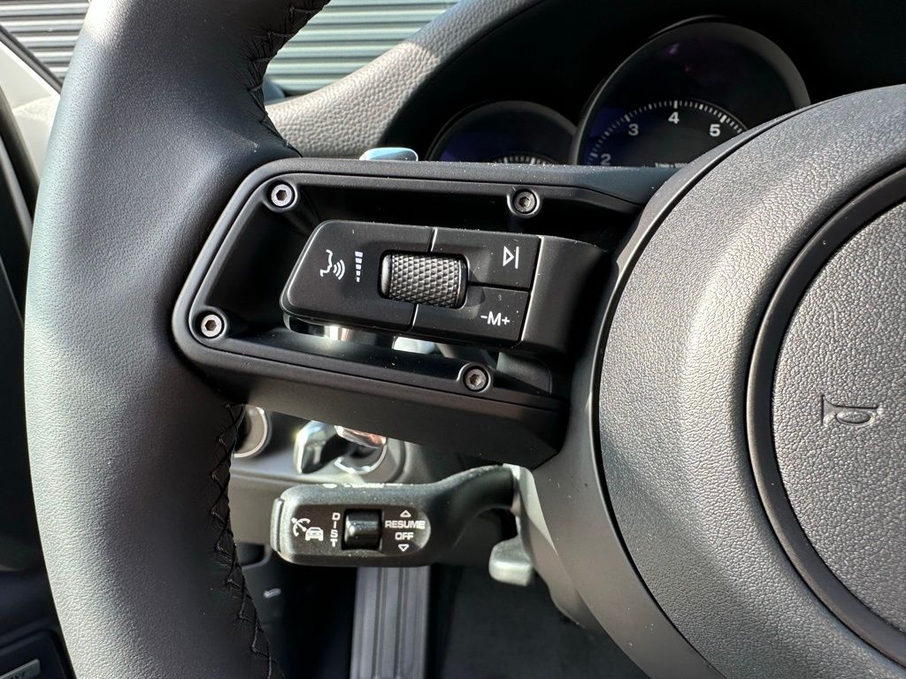 Thumbnail: 2026 Porsche Macan - 17