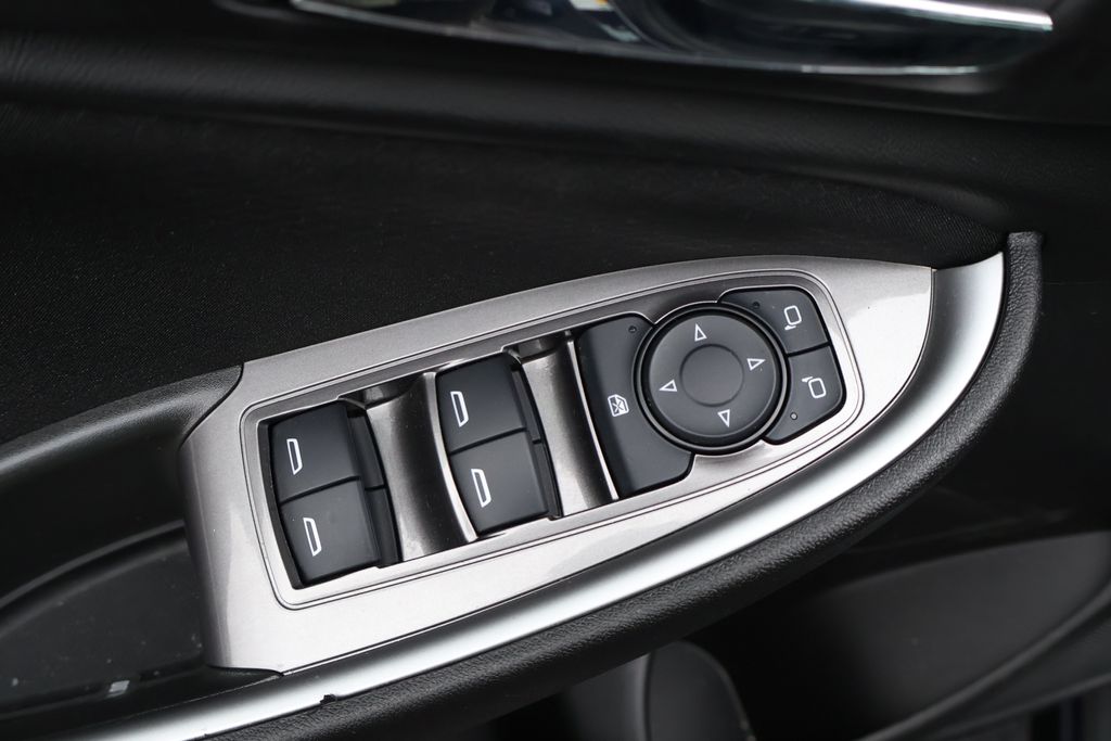 Thumbnail: 2025 Chevrolet Malibu - 16