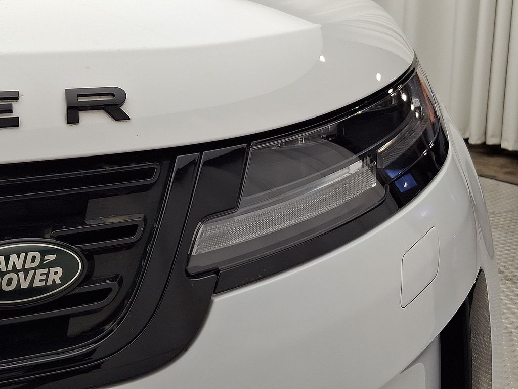 Thumbnail: 2026 Land Rover Range Rover Evoque - 9