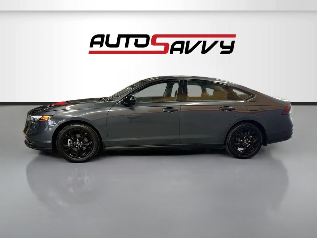 Used 2025 Charcoal Honda SE image 4